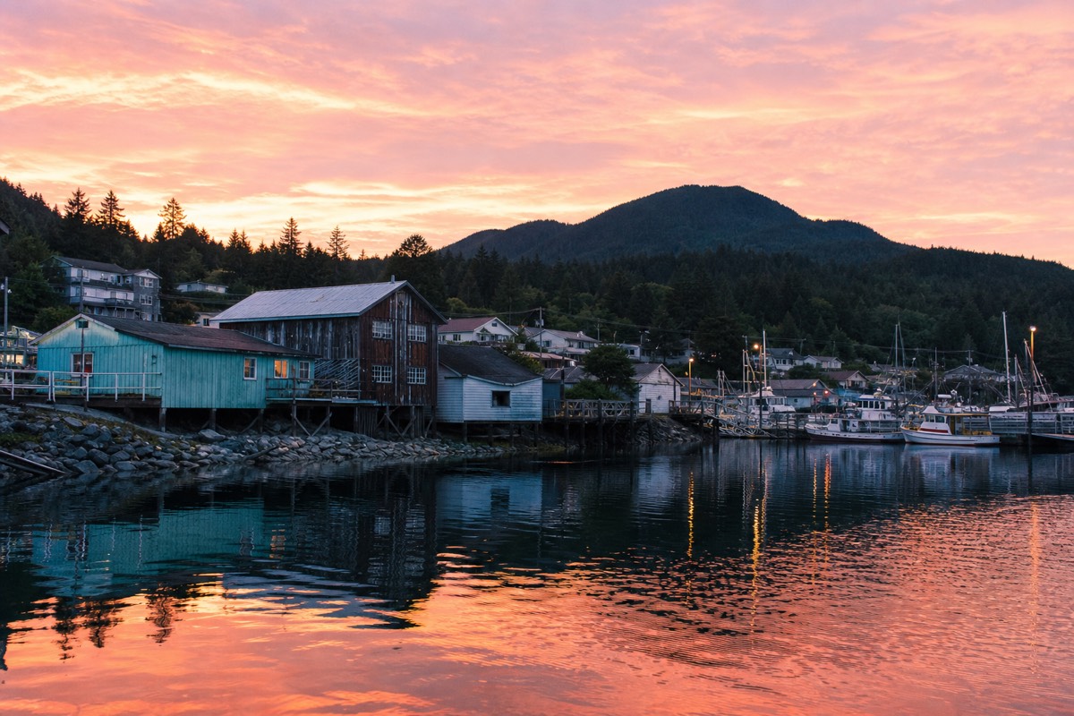 A family-friendly stretch of the Tofino waterfront